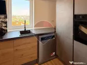 Apartament cu 2 camere de închiriat și loc de parcare, ...