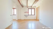 76 mp în Centrul Istoric – preț competitiv și poten?... 