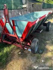 Vând căruță de tractor 