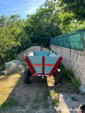 Vând căruță de tractor 