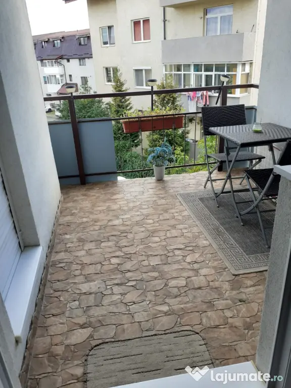 Închiriez ap 2 camere