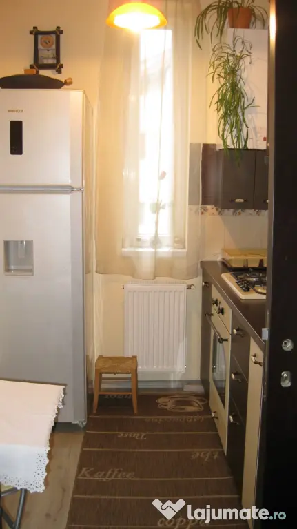 Închiriez ap 2 camere