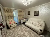 - Apartament 3 camere Calarasilor Viziru, La Cheie, etaj 2 