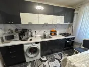 - Apartament 3 camere Calarasilor Viziru, La Cheie, etaj 2 