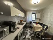 - Apartament 3 camere Calarasilor Viziru, La Cheie, etaj 2 
