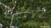 Liniște, natură și un loc al tău sub cerul de la Râul A 