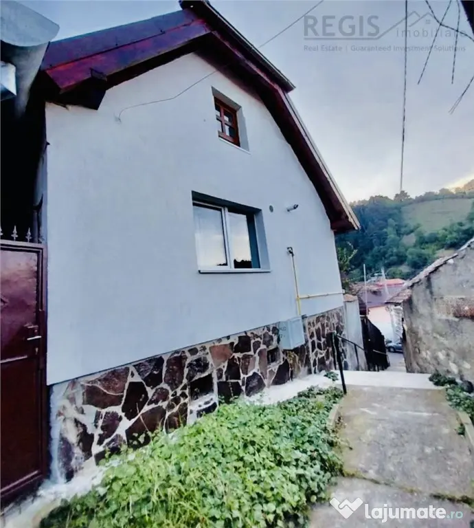 Casa Superba 2 Camere In Curte Comuna, Pretabil birou, SCHEI