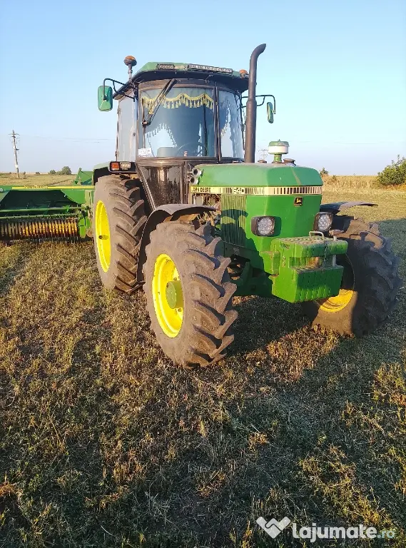 Vând tractor John Deere 1640, 70 de cai cu plug Nemier Delta cu două trupițe