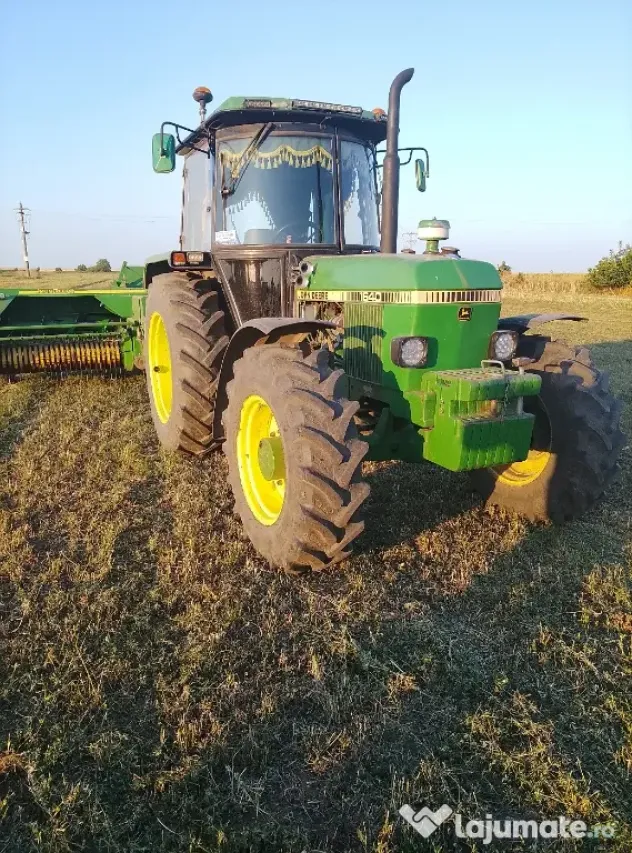 Vând tractor John Deere 1640, 70 de cai cu plug Nemier Delta cu două trupițe