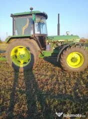 Vând tractor John Deere 1640, 70 de cai cu plug Nemier Delta cu două trupițe