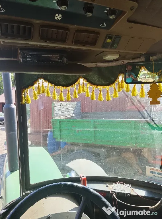 Vând tractor John Deere 1640, 70 de cai cu plug Nemier Delta cu două trupițe