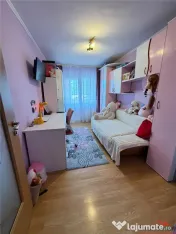 Apartament 3 camere, zona Ultracentrala , etaj 3 cu acoperis