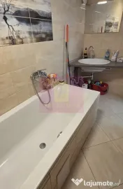 Casa cu 4 camere de vanzare in Campina 