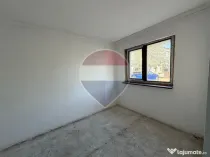 Apartament de renovat cu 3 camere de vânzare in Marasesti