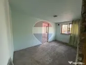 Apartament de renovat cu 3 camere de vânzare in Marasesti