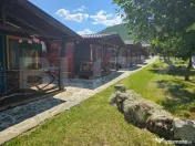 Pensiune cu 8 căsuțe, ciubere cu hidromasaj, Poiana Aiudul