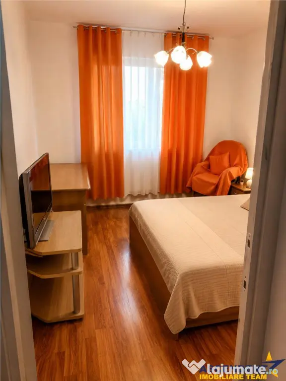 Apartament 3 camere, decomandat, 2 bai, 2 balcoane, loc parc