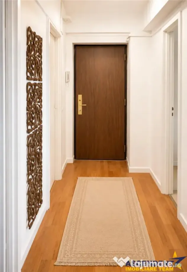 Apartament 3 camere, decomandat, 2 bai, 2 balcoane, loc parc