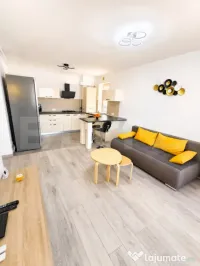 Apartament cu 2 camere | Coresi | Parcare + Boxă | 