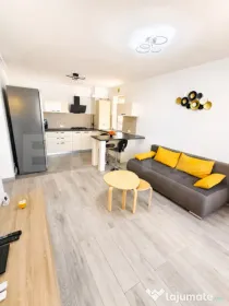 Apartament cu 2 camere, 47 mp, parcare, zona Coresi Kasper