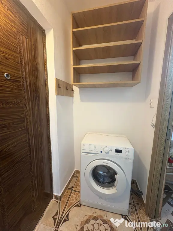 Podu Ros! Garsoniera, parter, bloc apartamente,libera!