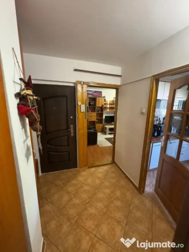 Apartament doua camere decomandat