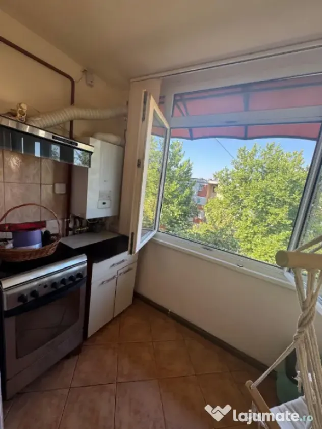 Apartament doua camere decomandat
