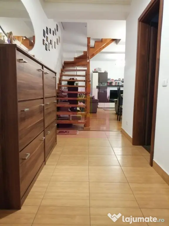 Duplex 3 camere cu scara interioara Bragadiru - Smardan-L...