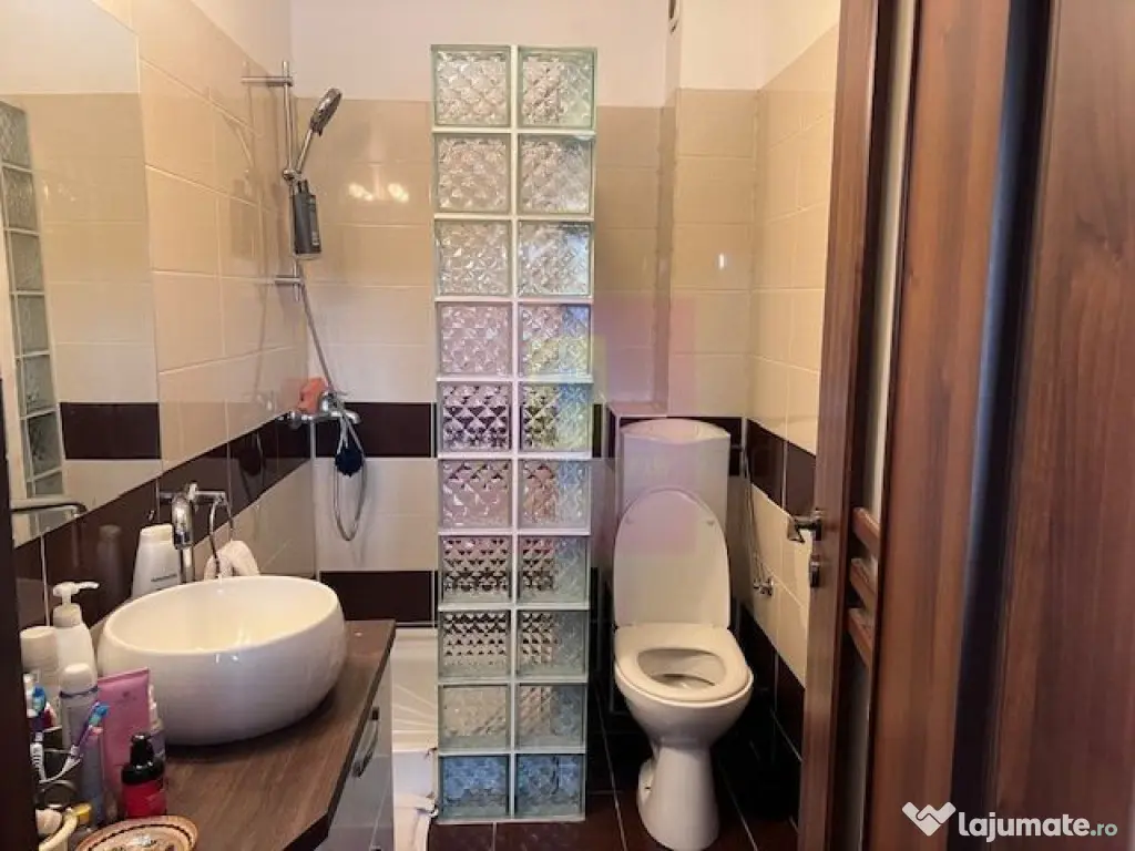 Duplex 3 camere cu scara interioara Bragadiru - Smardan-L...