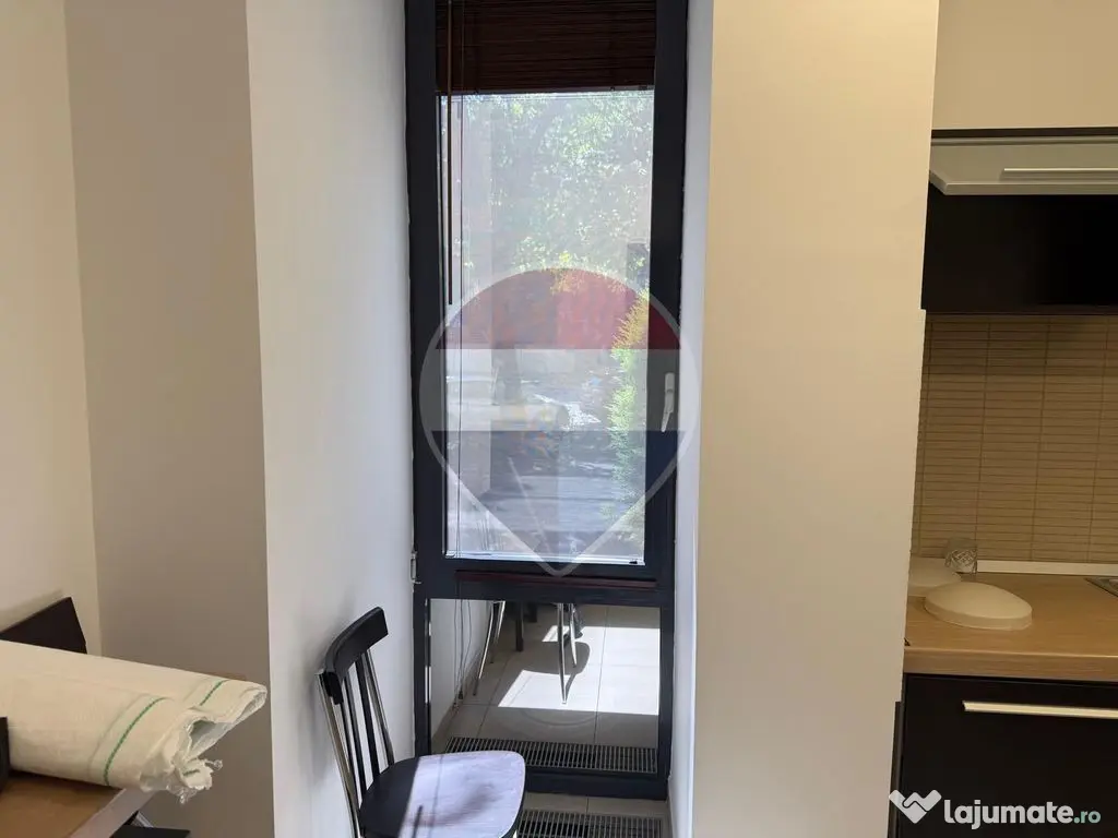 INCHIRIERE Apartament cu 3 camere + curte in zona Primaverii