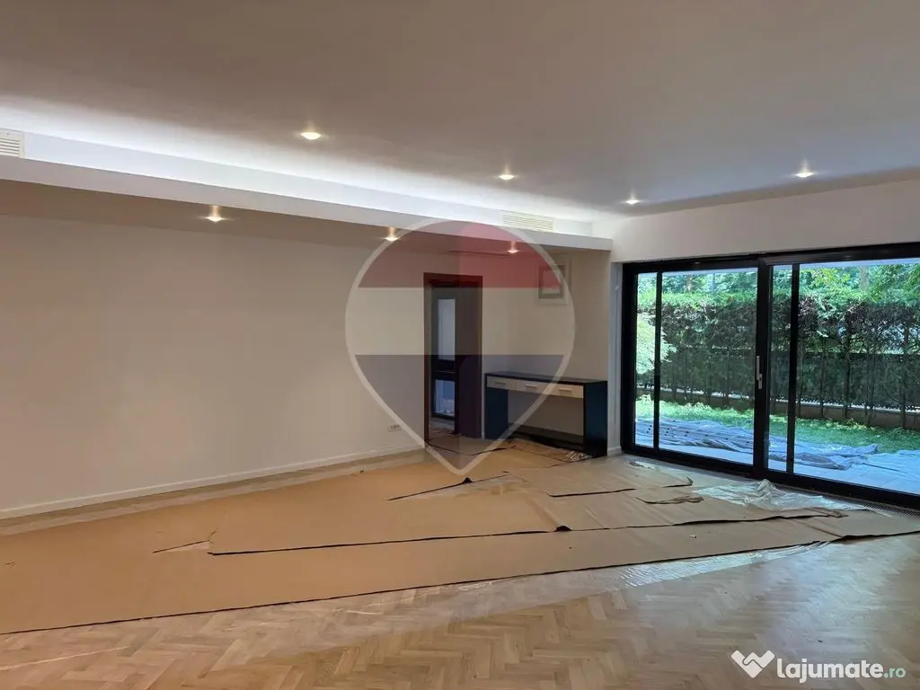 INCHIRIERE Apartament cu 3 camere + curte in zona Primaverii