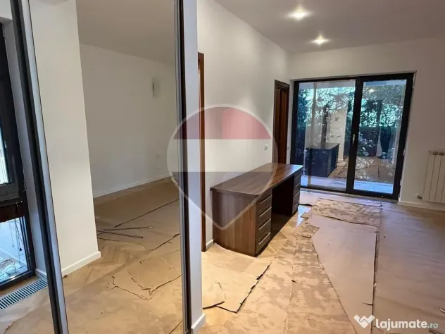 INCHIRIERE Apartament cu 3 camere + curte in zona Primaverii