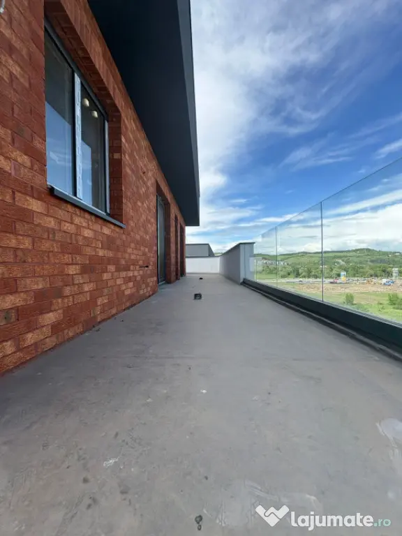 Penthouse de vanzare 3 camere ,84,44 mp cu 2 Terase