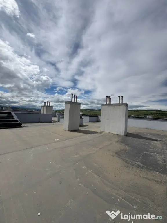 Penthouse de vanzare 3 camere ,84,44 mp cu 2 Terase