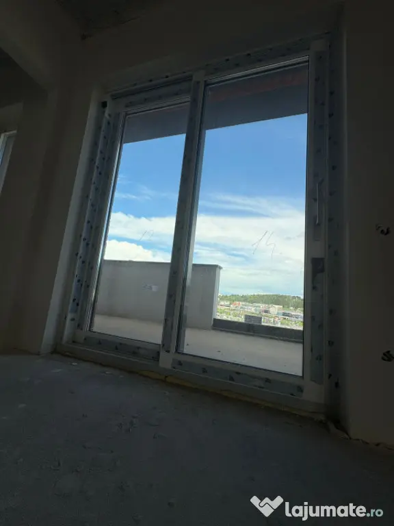 Penthouse de vanzare 3 camere ,84,44 mp cu 2 Terase