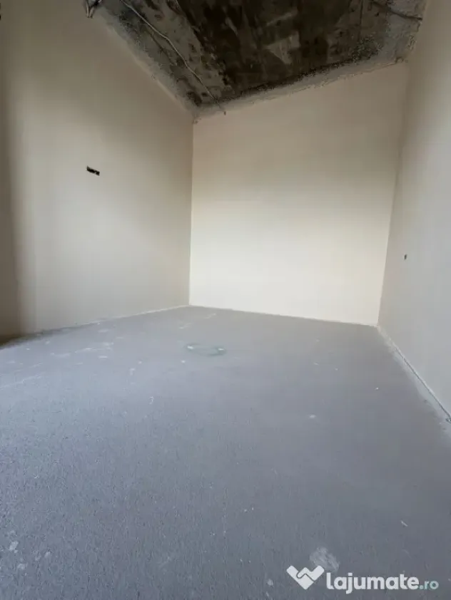 Penthouse de vanzare 3 camere ,84,44 mp cu 2 Terase