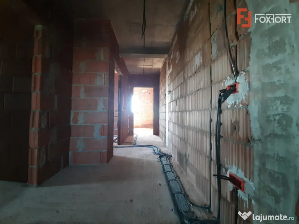 Duplex spatios in Ghiroda - La 5 minute de noul Campus de Me