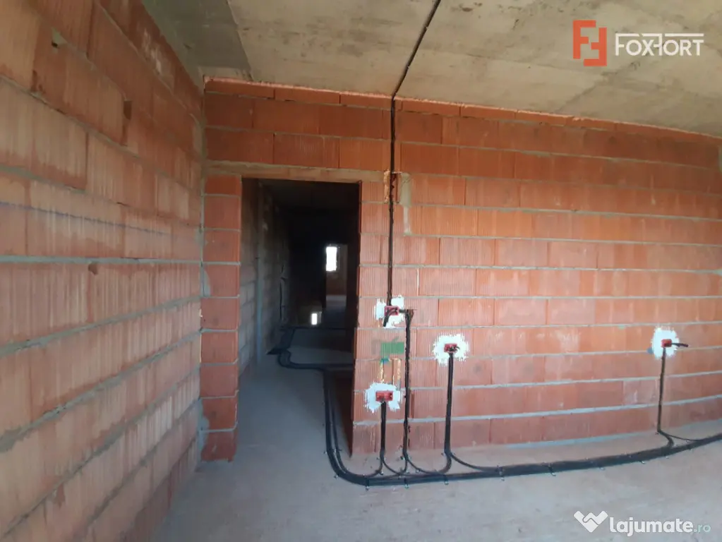 Duplex spatios in Ghiroda - La 5 minute de noul Campus de Me