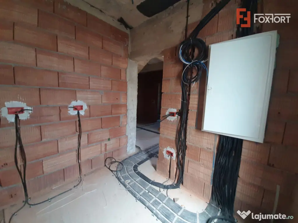 Duplex spatios in Ghiroda - La 5 minute de noul Campus de Me