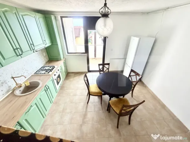 Apartament cu scara interioara 5 camere,4 bai,2 balcoane,zon
