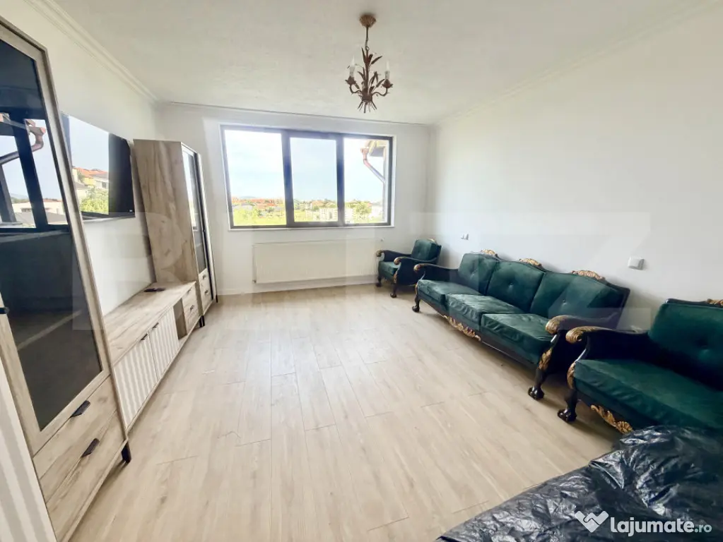 Apartament cu scara interioara 5 camere,4 bai,2 balcoane,zon