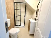 Apartament cu scara interioara 5 camere,4 bai,2 balcoane,zon 