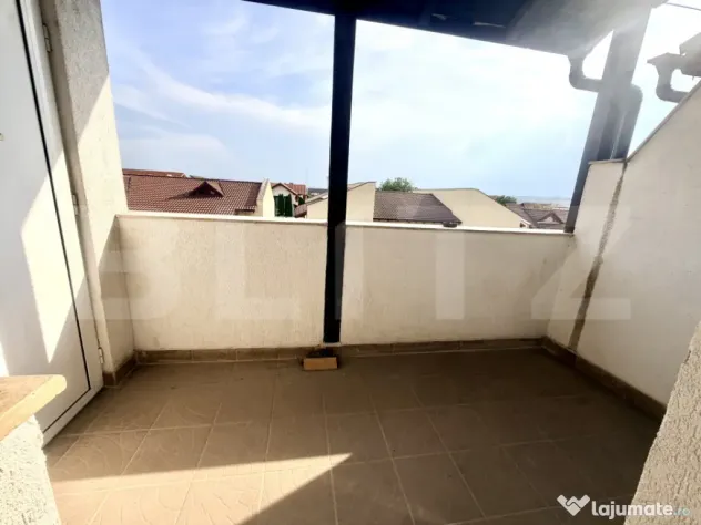 Apartament cu scara interioara 5 camere,4 bai,2 balcoane,zon