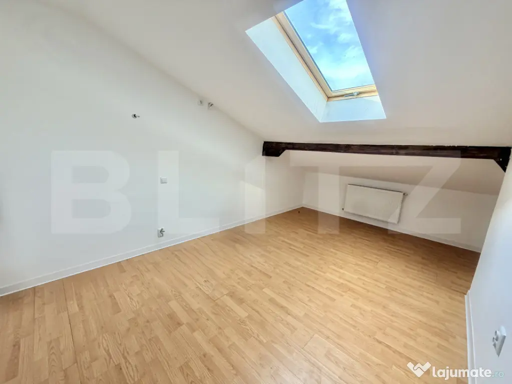 Apartament cu scara interioara 5 camere,4 bai,2 balcoane,zon