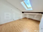 Apartament cu scara interioara 5 camere,4 bai,2 balcoane,zon 