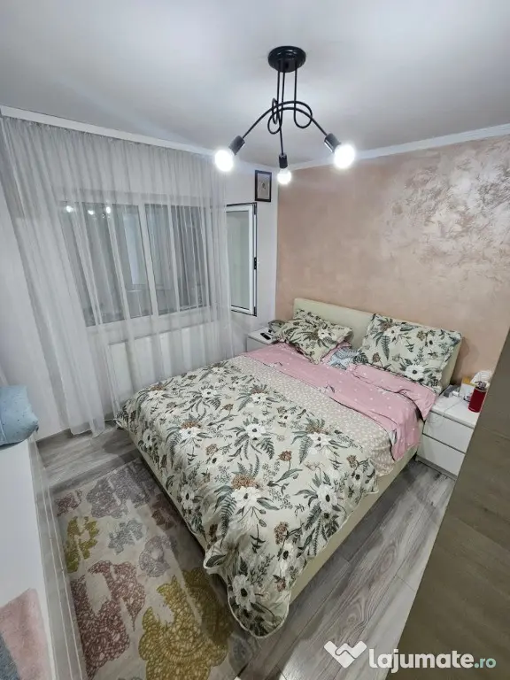 DE VANZARE APARTAMENT CU DOUA CAMERE