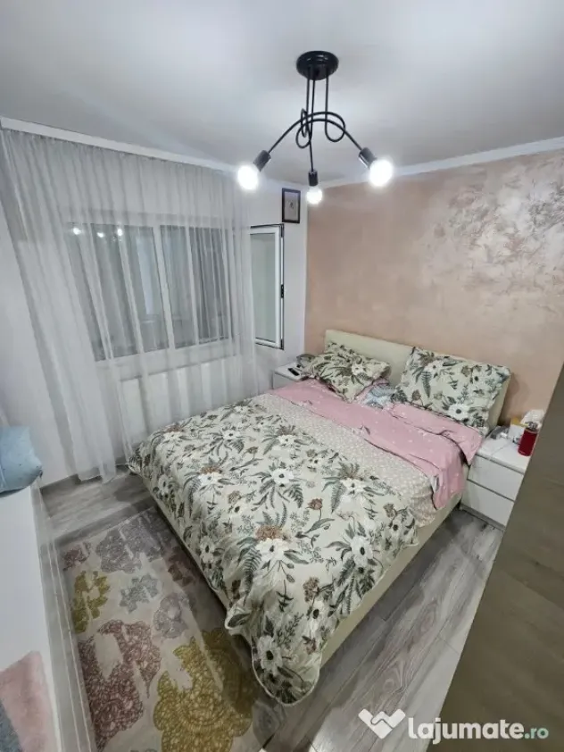 DE VANZARE APARTAMENT CU DOUA CAMERE