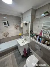 DE VANZARE APARTAMENT CU DOUA CAMERE