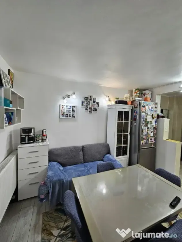 DE VANZARE APARTAMENT CU DOUA CAMERE