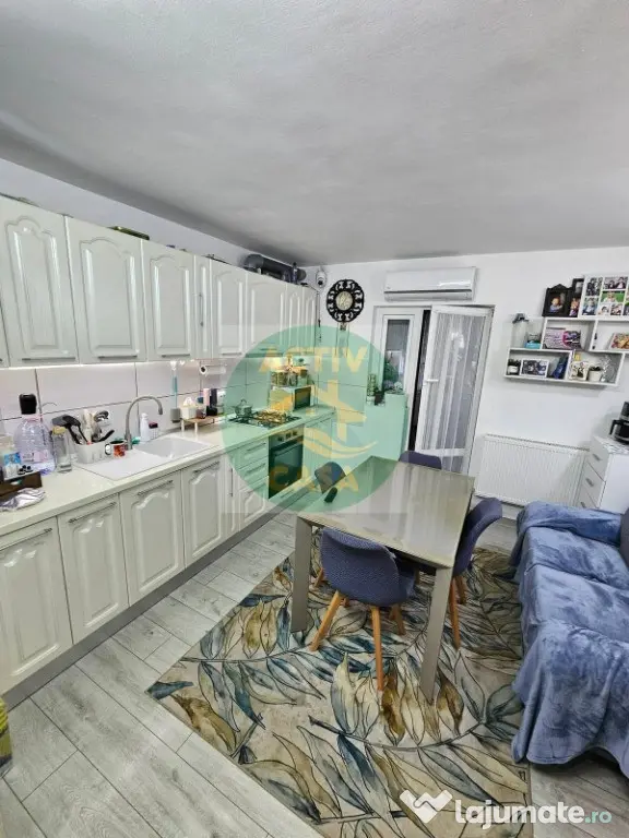DE VANZARE APARTAMENT CU DOUA CAMERE